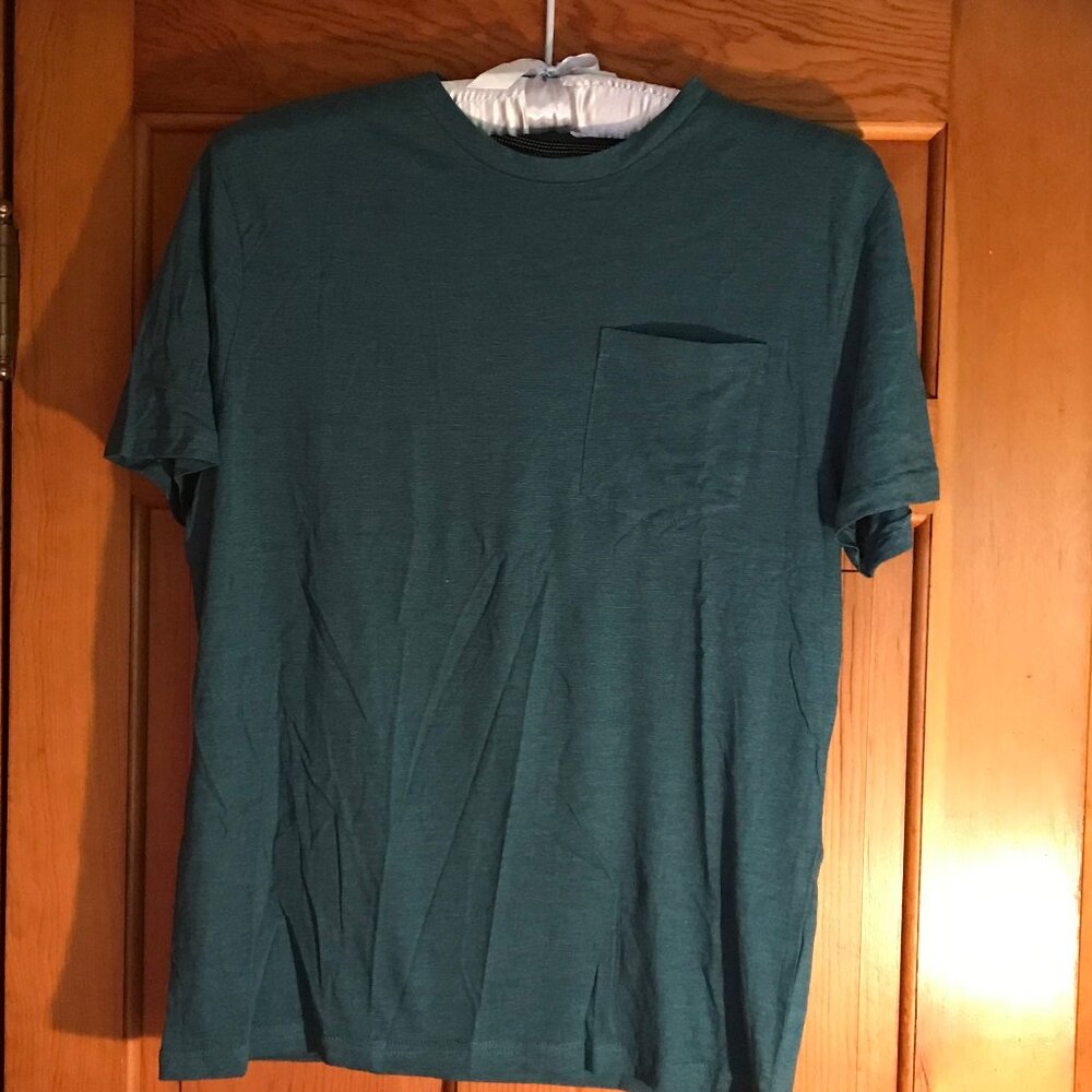 NWOT X-RAY COMFORT TEE for Men, in teal, size Medium.
